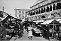 Padova-Piazza delle Erbe,1950.(di Magazines Out) (Adriano Danieli)